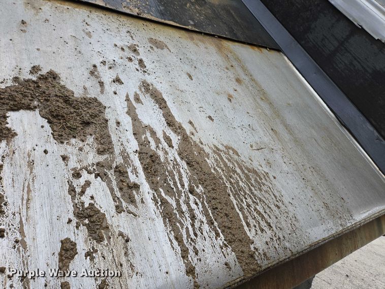 image for item EC4275 2015 Mack GU713 Granite dump truck