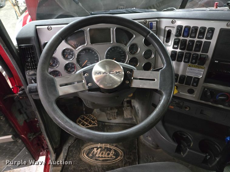 image for item EC4275 2015 Mack GU713 Granite dump truck