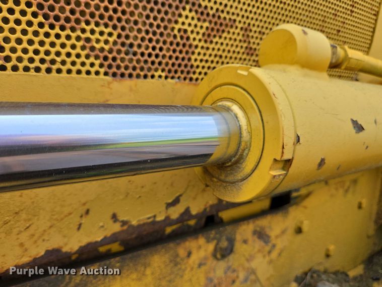 image for item EC4276 2000 John Deere 450H LGP dozer