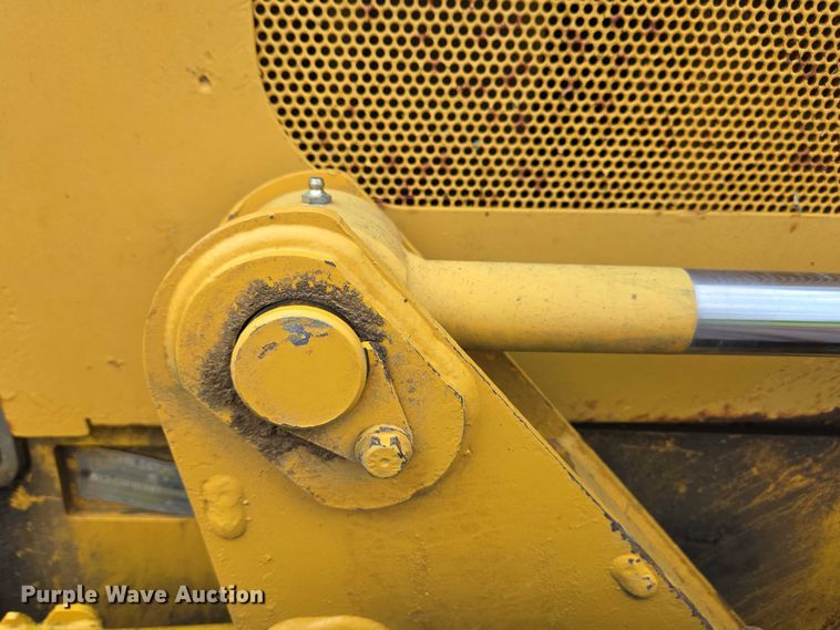 image for item EC4276 2000 John Deere 450H LGP dozer