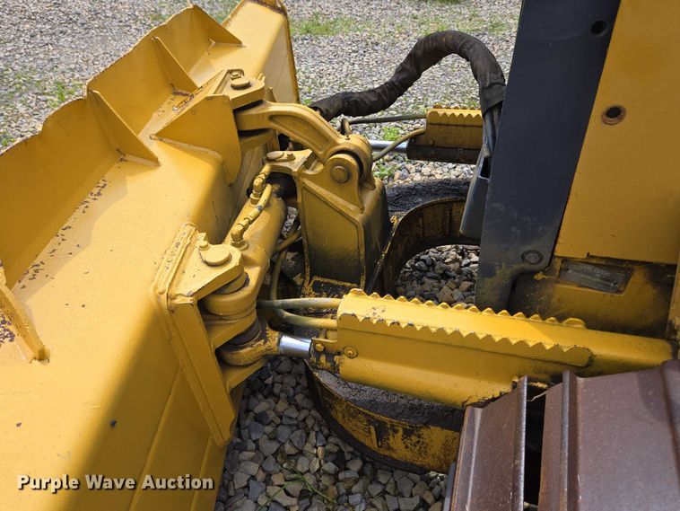 image for item EC4276 2000 John Deere 450H LGP dozer