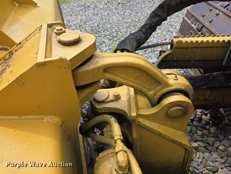 image for item EC4276 2000 John Deere 450H LGP dozer