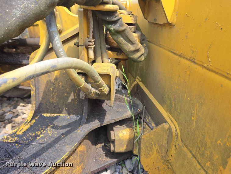 image for item EC4276 2000 John Deere 450H LGP dozer