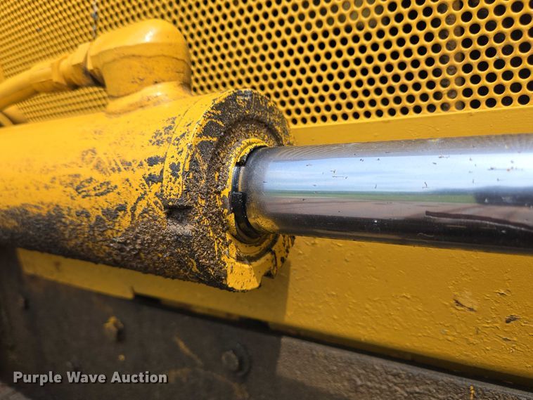 image for item EC4276 2000 John Deere 450H LGP dozer