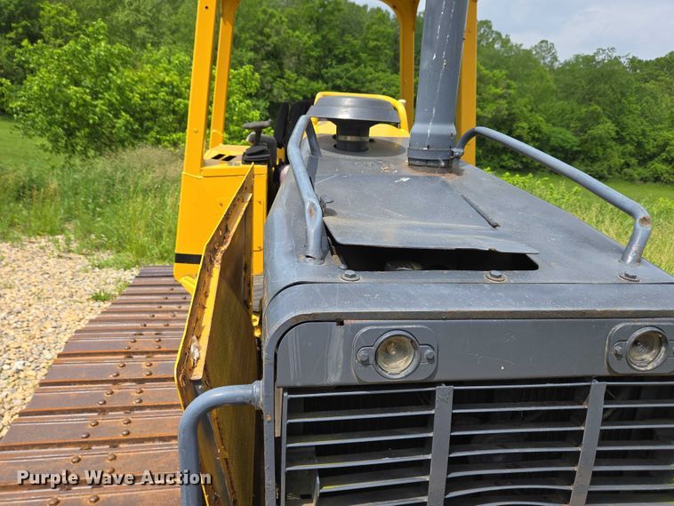 image for item EC4276 2000 John Deere 450H LGP dozer