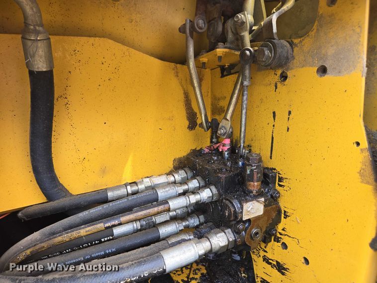 image for item EC4276 2000 John Deere 450H LGP dozer