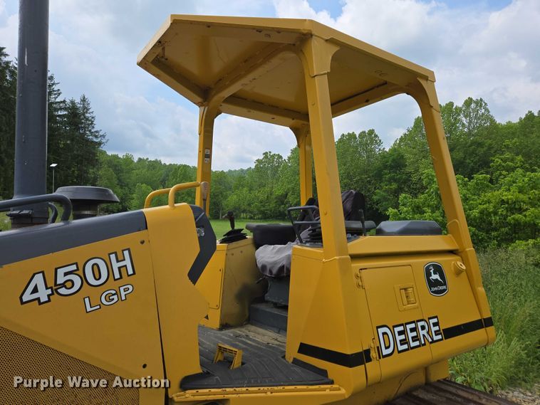 image for item EC4276 2000 John Deere 450H LGP dozer