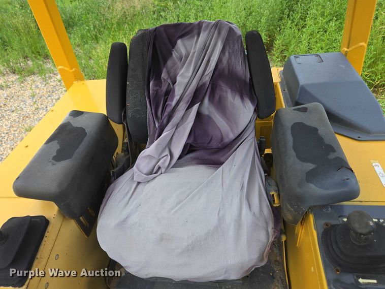 image for item EC4276 2000 John Deere 450H LGP dozer