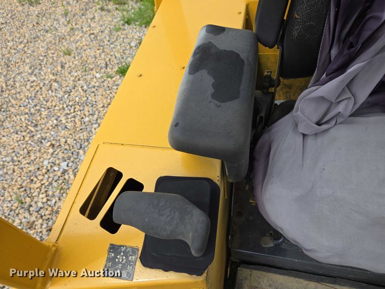 image for item EC4276 2000 John Deere 450H LGP dozer