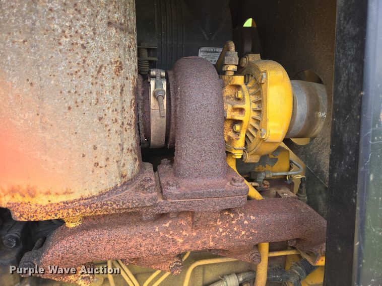 image for item EC4276 2000 John Deere 450H LGP dozer