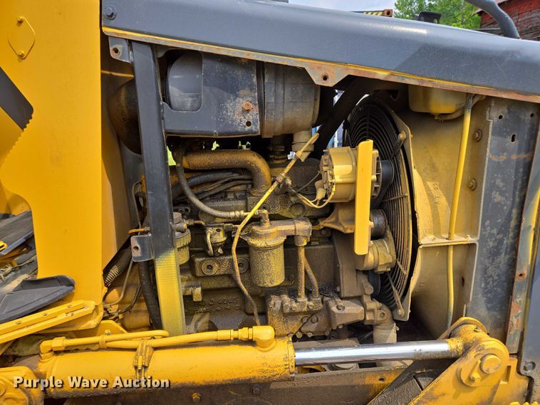 image for item EC4276 2000 John Deere 450H LGP dozer