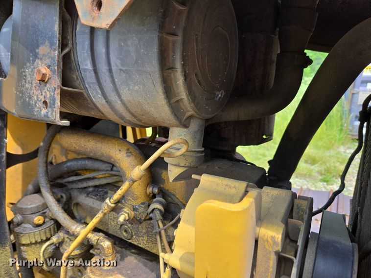 image for item EC4276 2000 John Deere 450H LGP dozer