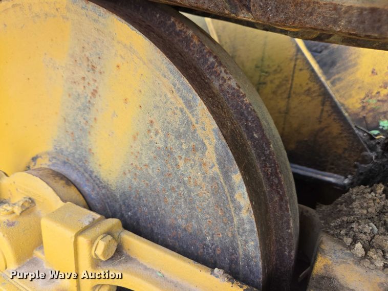 image for item EC4276 2000 John Deere 450H LGP dozer