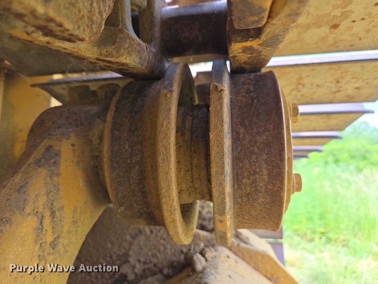 image for item EC4276 2000 John Deere 450H LGP dozer