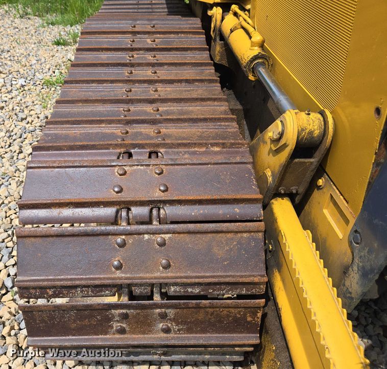 image for item EC4276 2000 John Deere 450H LGP dozer