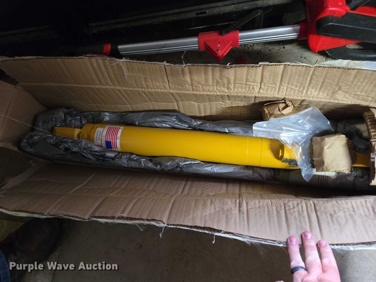 image for item EC4276 2000 John Deere 450H LGP dozer