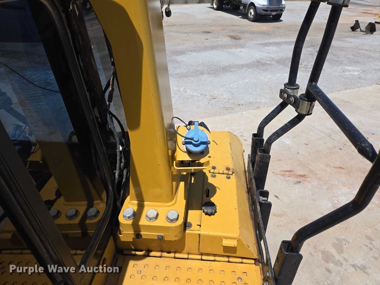 image for item ED2038 2021 Caterpillar D6TXW dozer