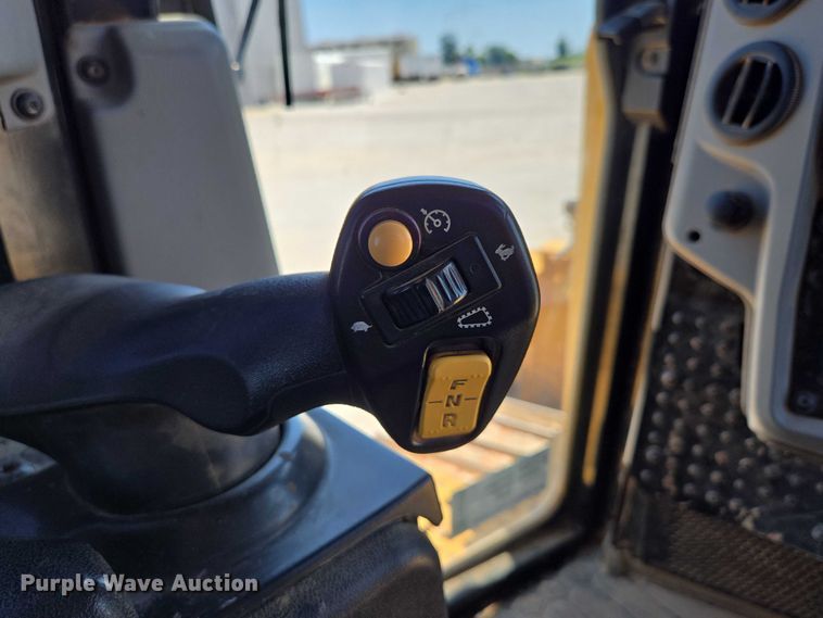 image for item ED2038 2021 Caterpillar D6TXW dozer