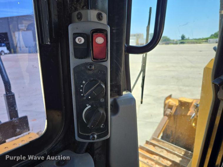 image for item ED2038 2021 Caterpillar D6TXW dozer