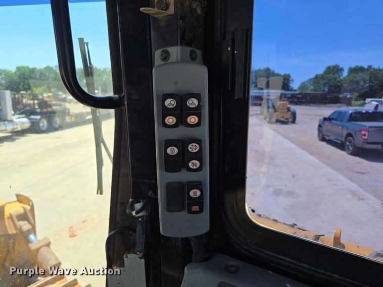 image for item ED2038 2021 Caterpillar D6TXW dozer