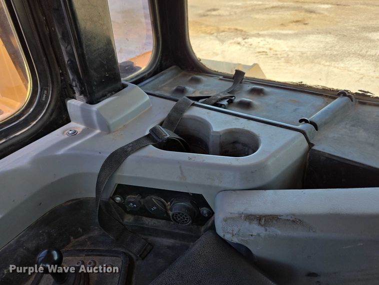 image for item ED2038 2021 Caterpillar D6TXW dozer