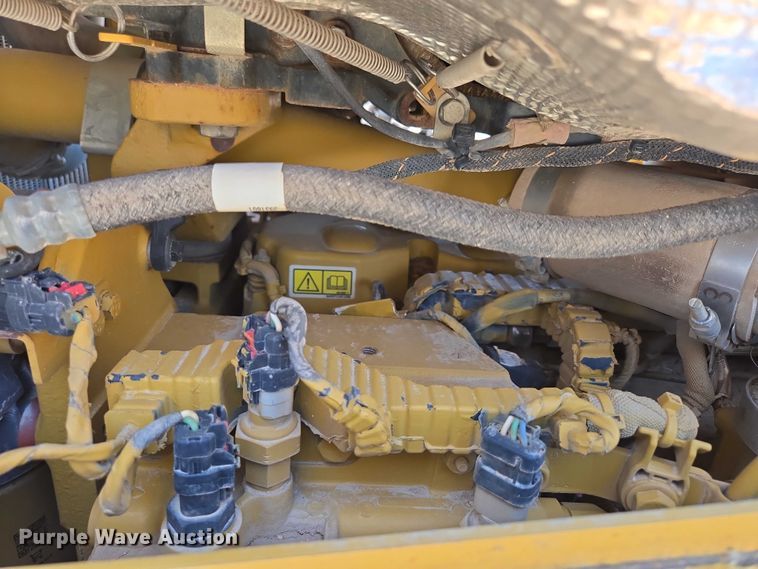 image for item ED2038 2021 Caterpillar D6TXW dozer