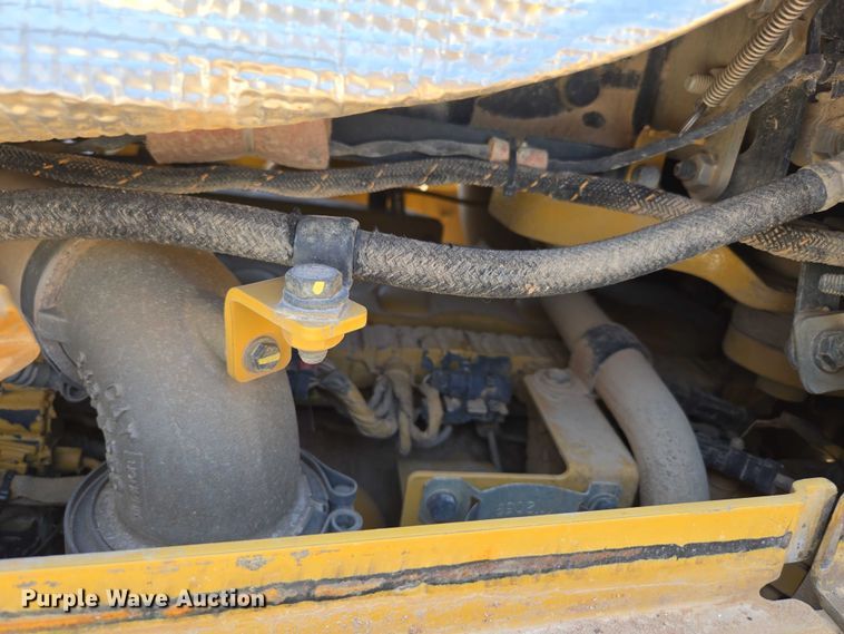 image for item ED2038 2021 Caterpillar D6TXW dozer