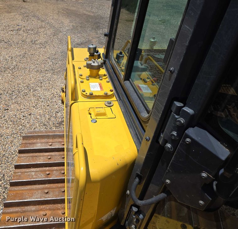 image for item ED2039 2019 Komatsu D65PXI-18 dozer