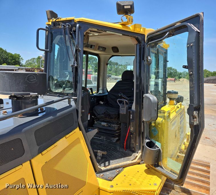 image for item ED2039 2019 Komatsu D65PXI-18 dozer