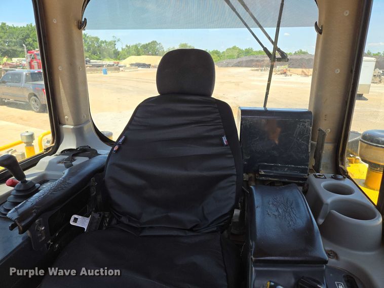 image for item ED2039 2019 Komatsu D65PXI-18 dozer