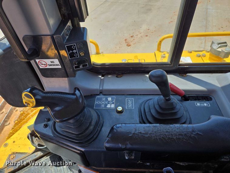 image for item ED2039 2019 Komatsu D65PXI-18 dozer