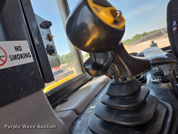 image for item ED2039 2019 Komatsu D65PXI-18 dozer