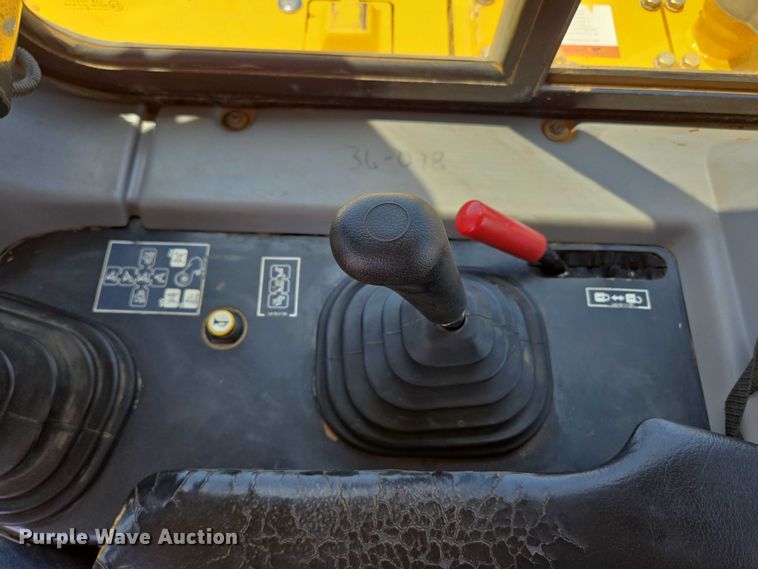 image for item ED2039 2019 Komatsu D65PXI-18 dozer