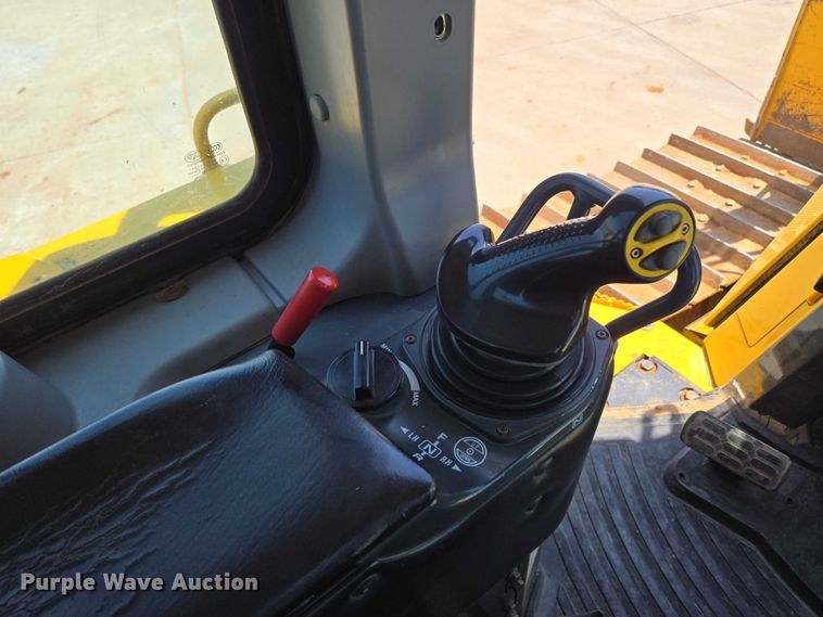 image for item ED2039 2019 Komatsu D65PXI-18 dozer