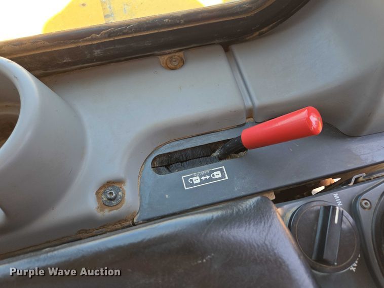 image for item ED2039 2019 Komatsu D65PXI-18 dozer