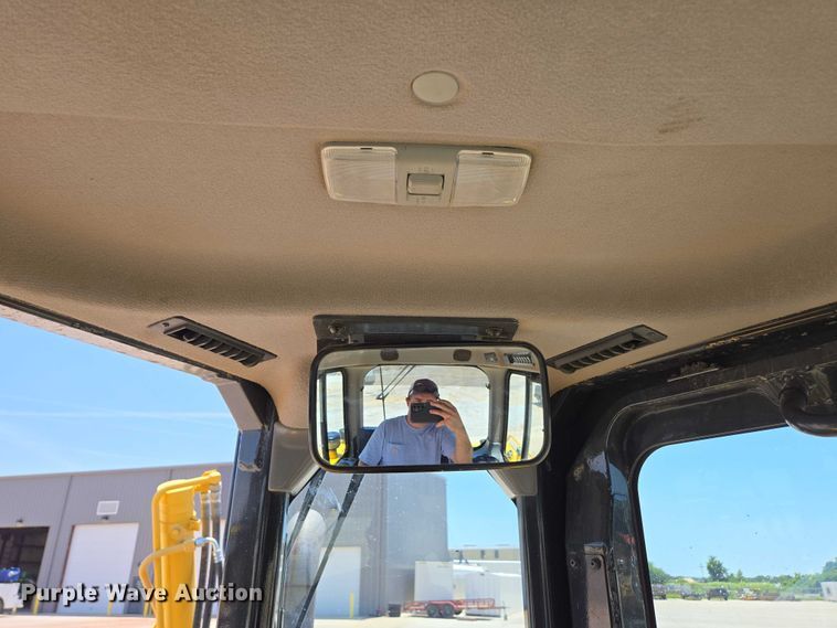 image for item ED2039 2019 Komatsu D65PXI-18 dozer