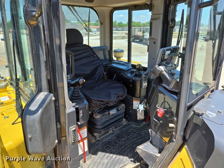 image for item ED2039 2019 Komatsu D65PXI-18 dozer