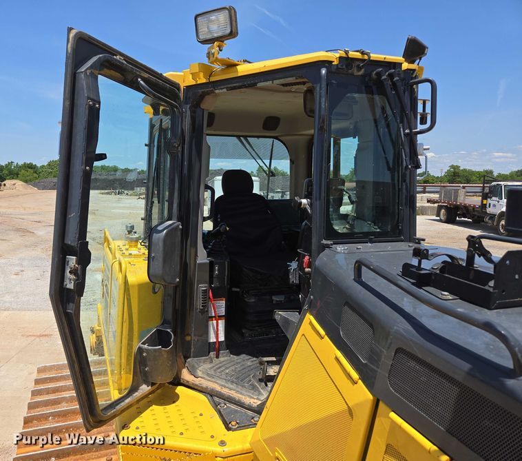 image for item ED2039 2019 Komatsu D65PXI-18 dozer