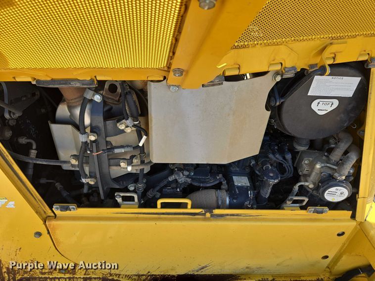 image for item ED2039 2019 Komatsu D65PXI-18 dozer