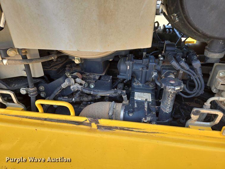 image for item ED2039 2019 Komatsu D65PXI-18 dozer