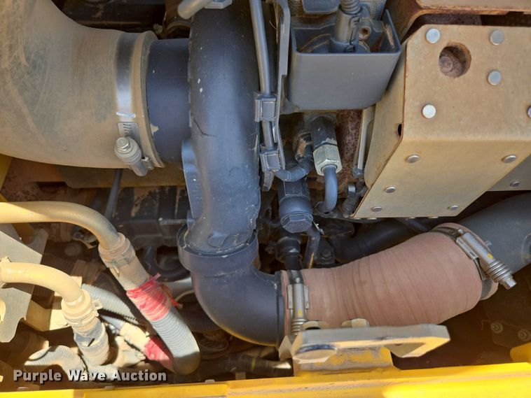 image for item ED2039 2019 Komatsu D65PXI-18 dozer