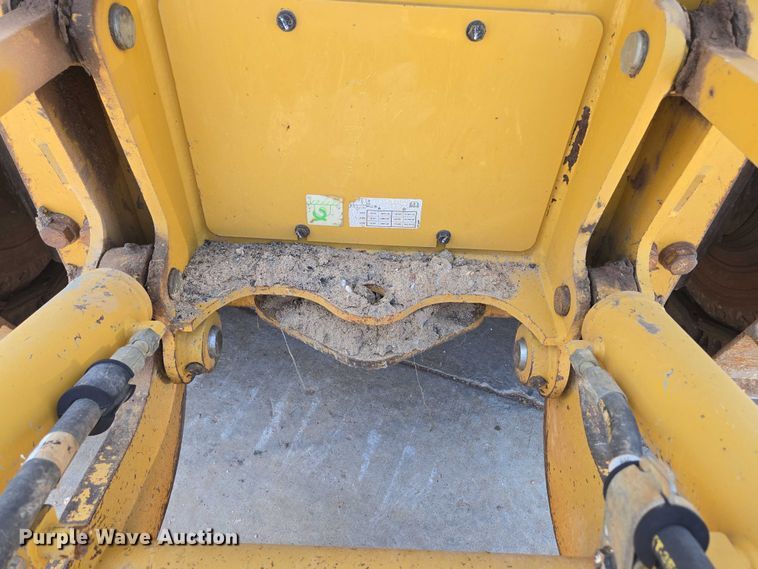 image for item ED2040 2013 Caterpillar D4K2 XL dozer