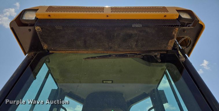 image for item ED2040 2013 Caterpillar D4K2 XL dozer