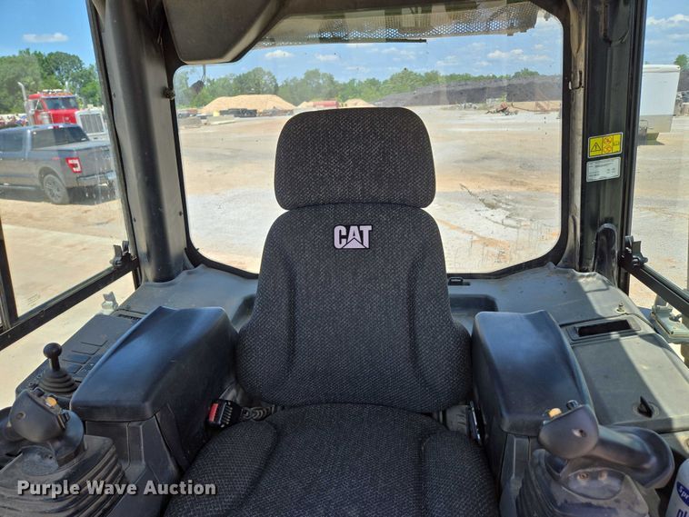 image for item ED2040 2013 Caterpillar D4K2 XL dozer