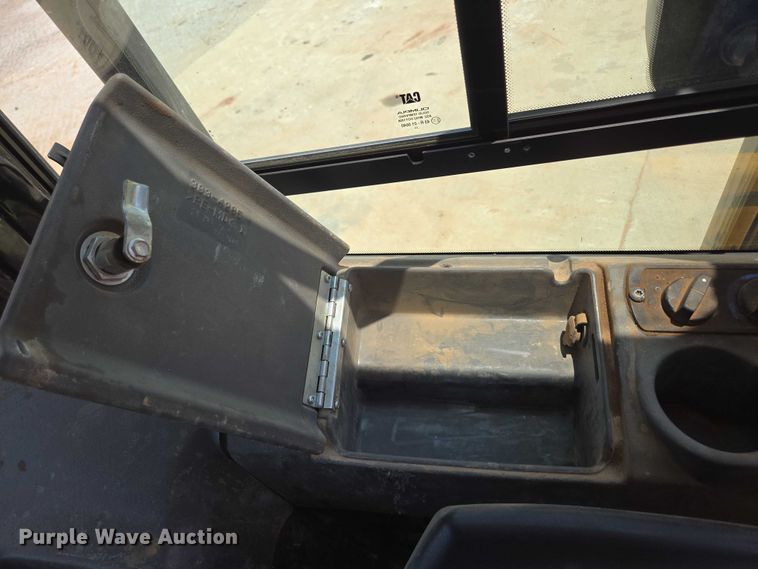 image for item ED2040 2013 Caterpillar D4K2 XL dozer