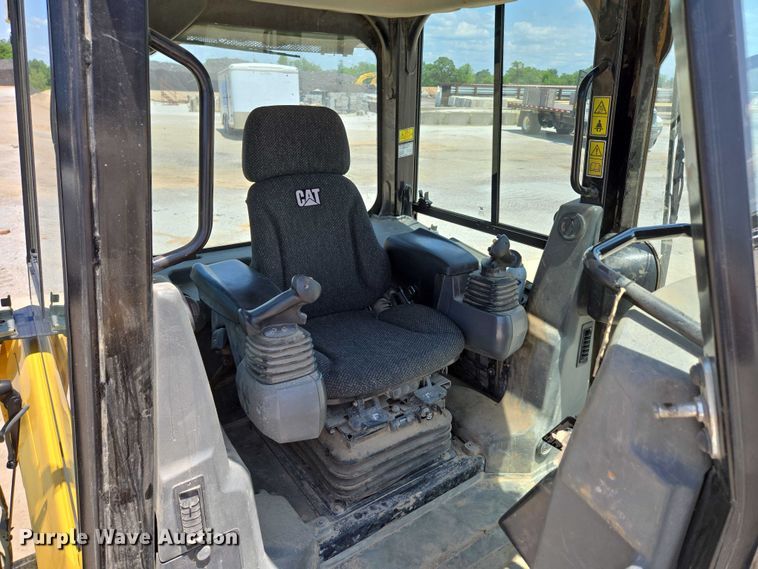 image for item ED2040 2013 Caterpillar D4K2 XL dozer