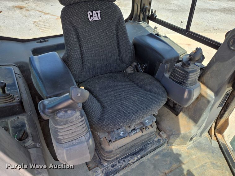 image for item ED2040 2013 Caterpillar D4K2 XL dozer