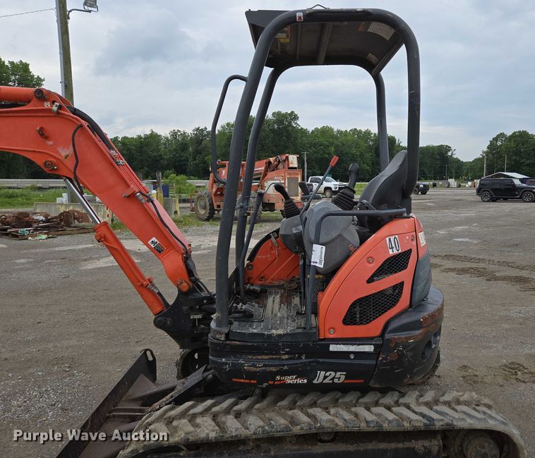 image for item ED2078 2015 Kubota U25  mini excavator
