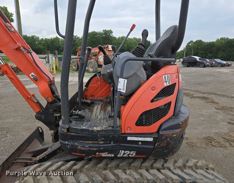 image for item ED2078 2015 Kubota U25  mini excavator