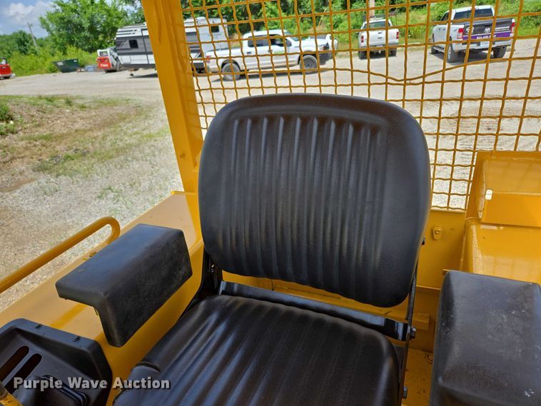 image for item ED2089 1995 John Deere 550 G dozer